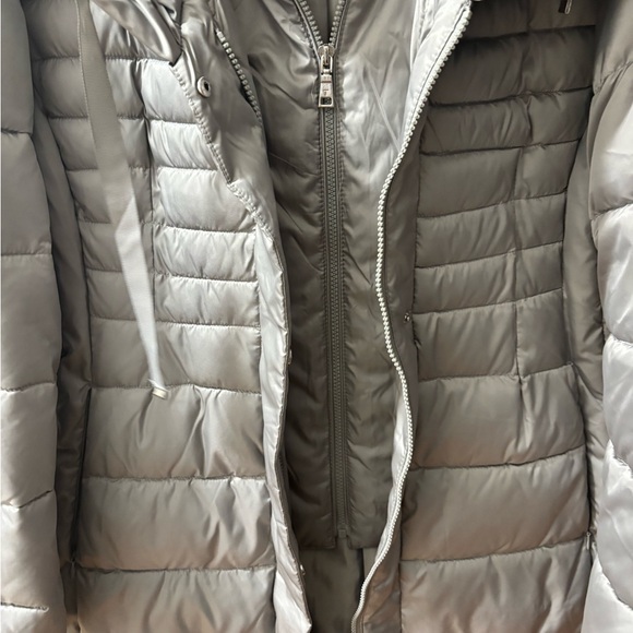 Tahari Casey Fitted Puffer Coat for Women-Quilted Winter Coat with Bib Size XL - Picture 5 of 8